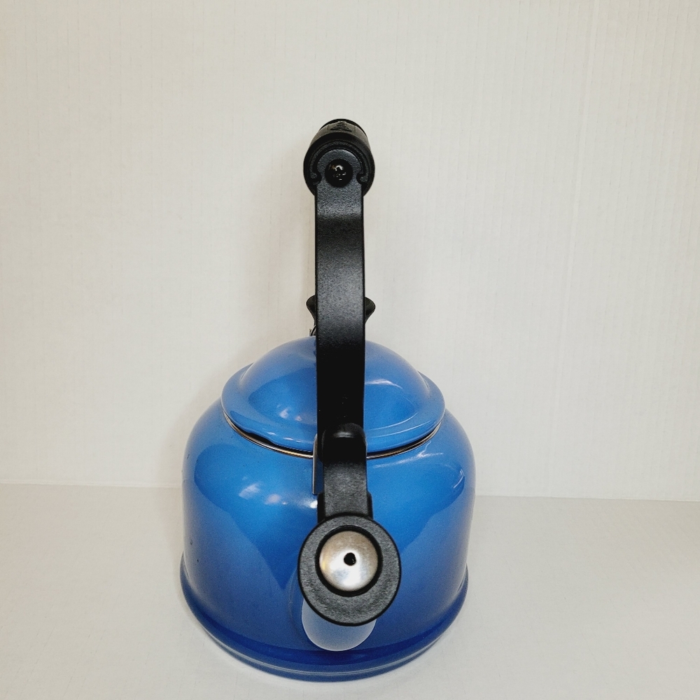 Le Creuset Enamel on Steel 1.25 Quart Demi Tea Kettle Marseille Tea Time Modern - Picture 4 of 14